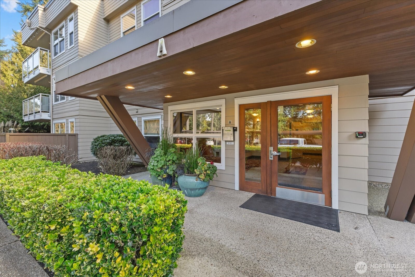 23015 Edmonds Way #A307, Edmonds, WA 98020