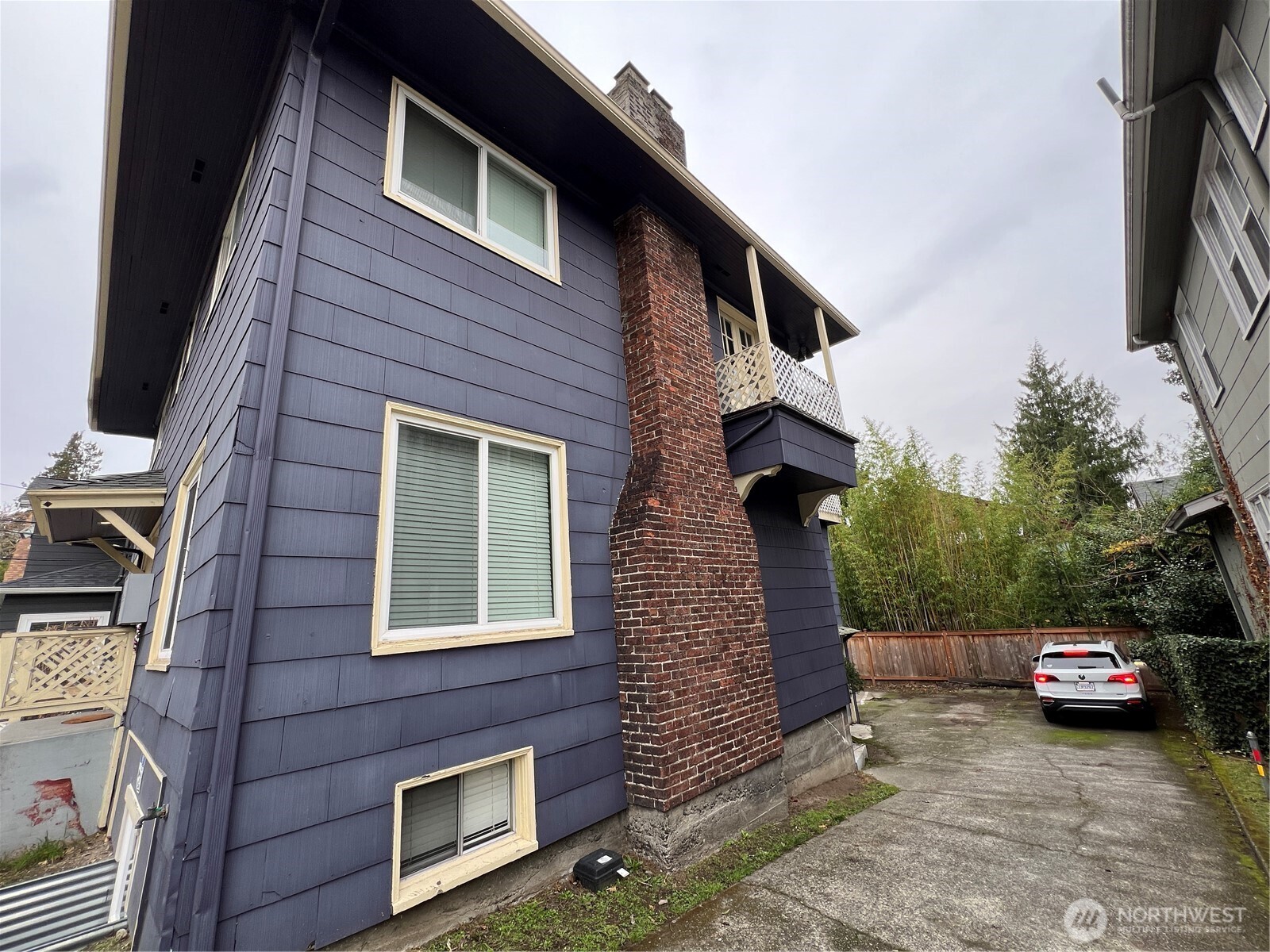 5026 20th Avenue NE, Seattle, WA 98105