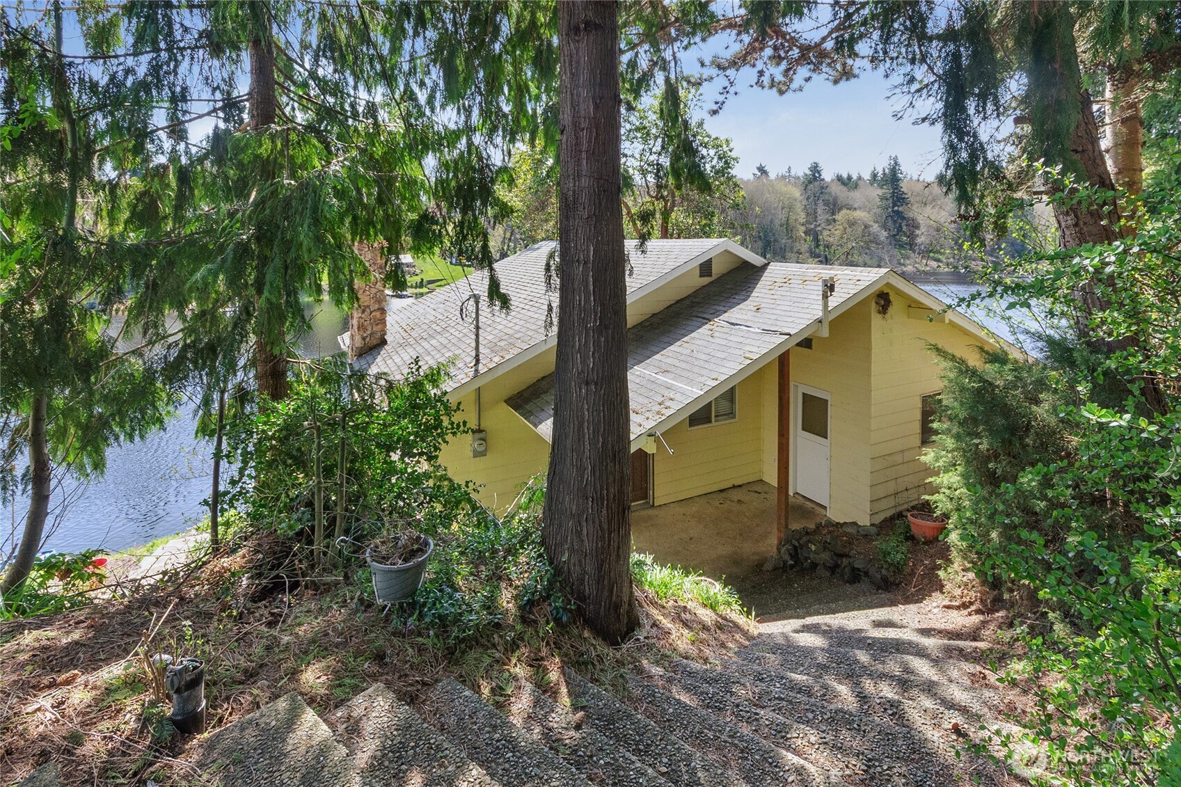 5042 Raccoon Valley Road SE, Olympia, WA 98513