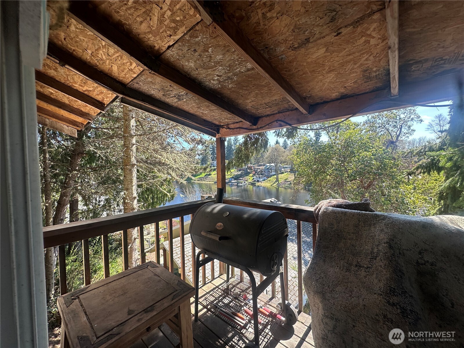 5042 Raccoon Valley Road SE, Olympia, WA 98513