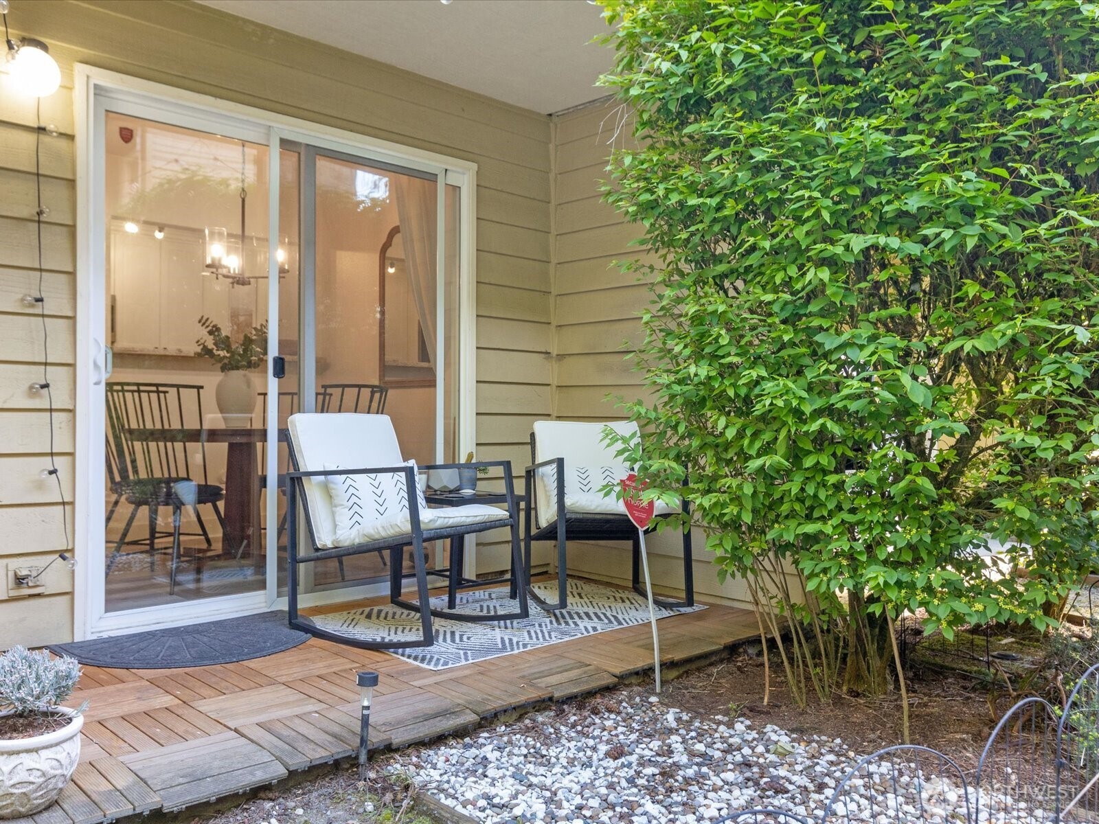 455 Newport Way NW #302, Issaquah, WA 98027