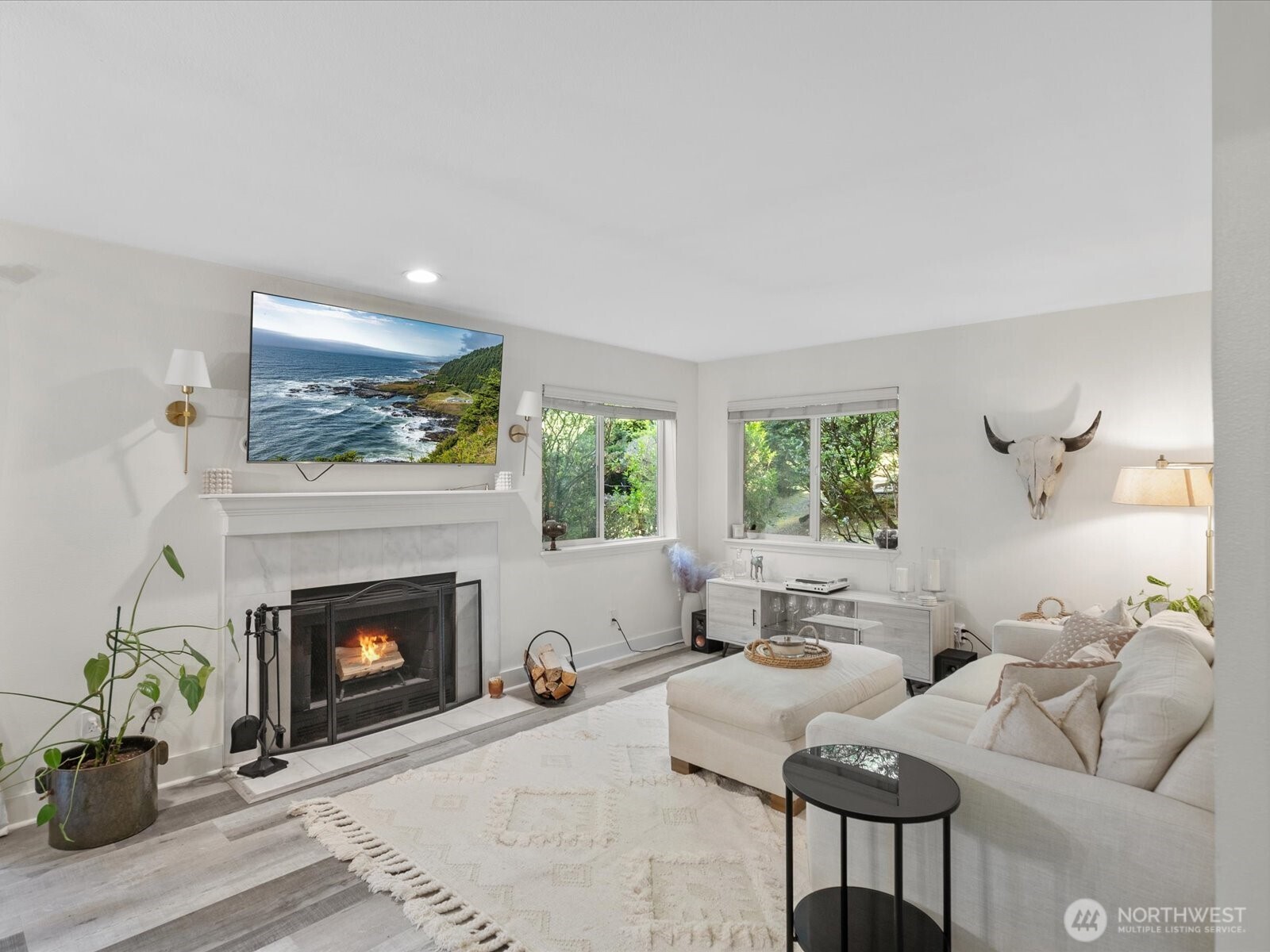 455 Newport Way NW #302, Issaquah, WA 98027