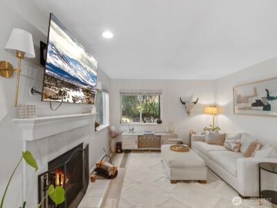 455 Newport Way NW #302, Issaquah, WA 98027 - Photo 5