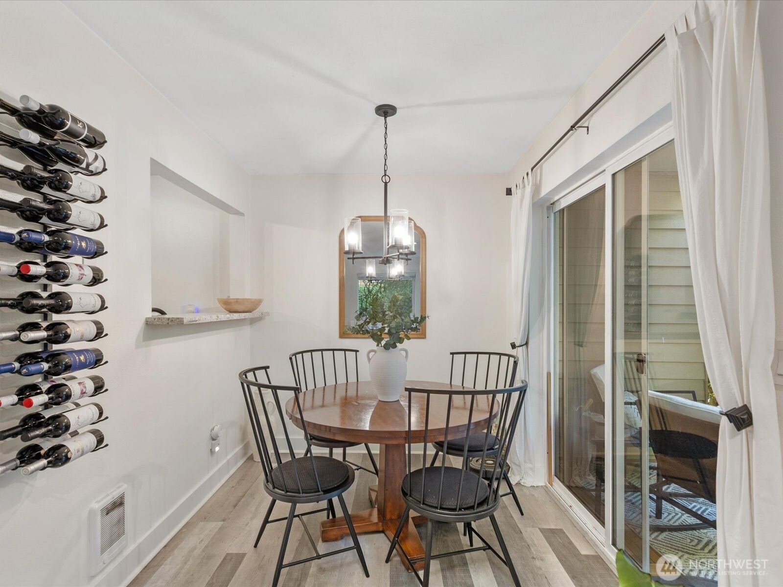 455 Newport Way NW #302, Issaquah, WA 98027