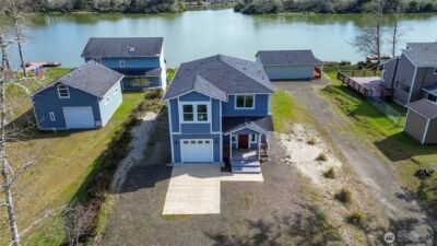 582 Mount Olympus Avenue SE, Ocean Shores, WA 98569