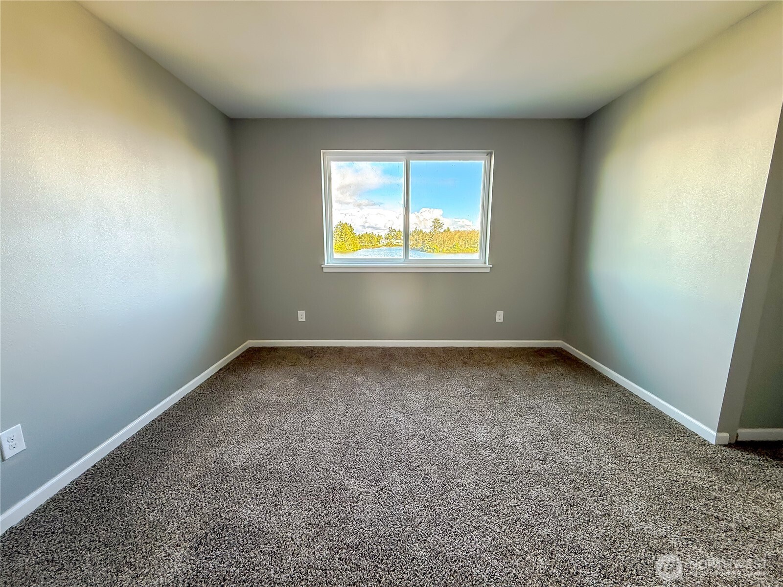 582 Mount Olympus Avenue SE, Ocean Shores, WA 98569