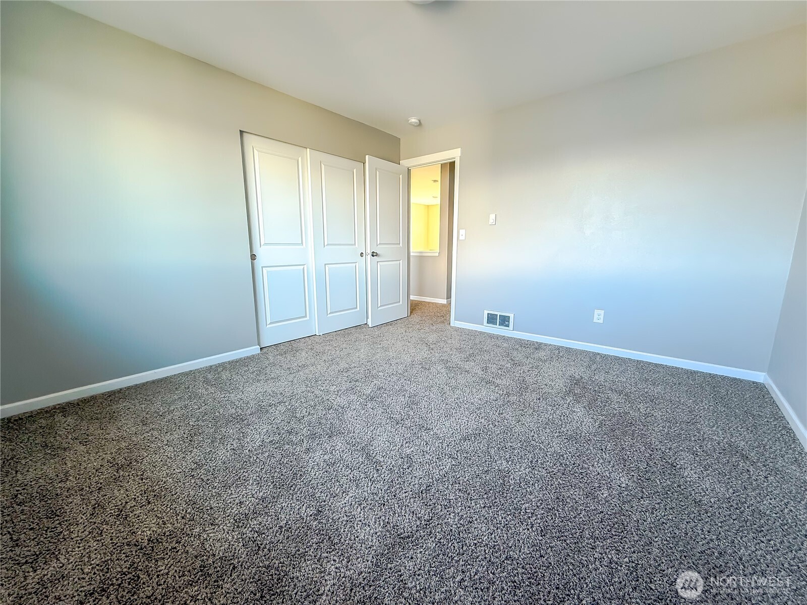 582 Mount Olympus Avenue SE, Ocean Shores, WA 98569