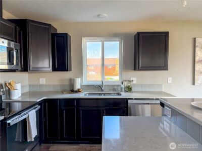 582 Mount Olympus Avenue SE, Ocean Shores, WA 98569 - Photo 9