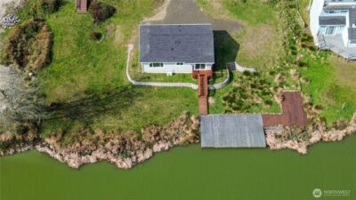 584 Mount Olympus Avenue SE, Ocean Shores, WA 98569