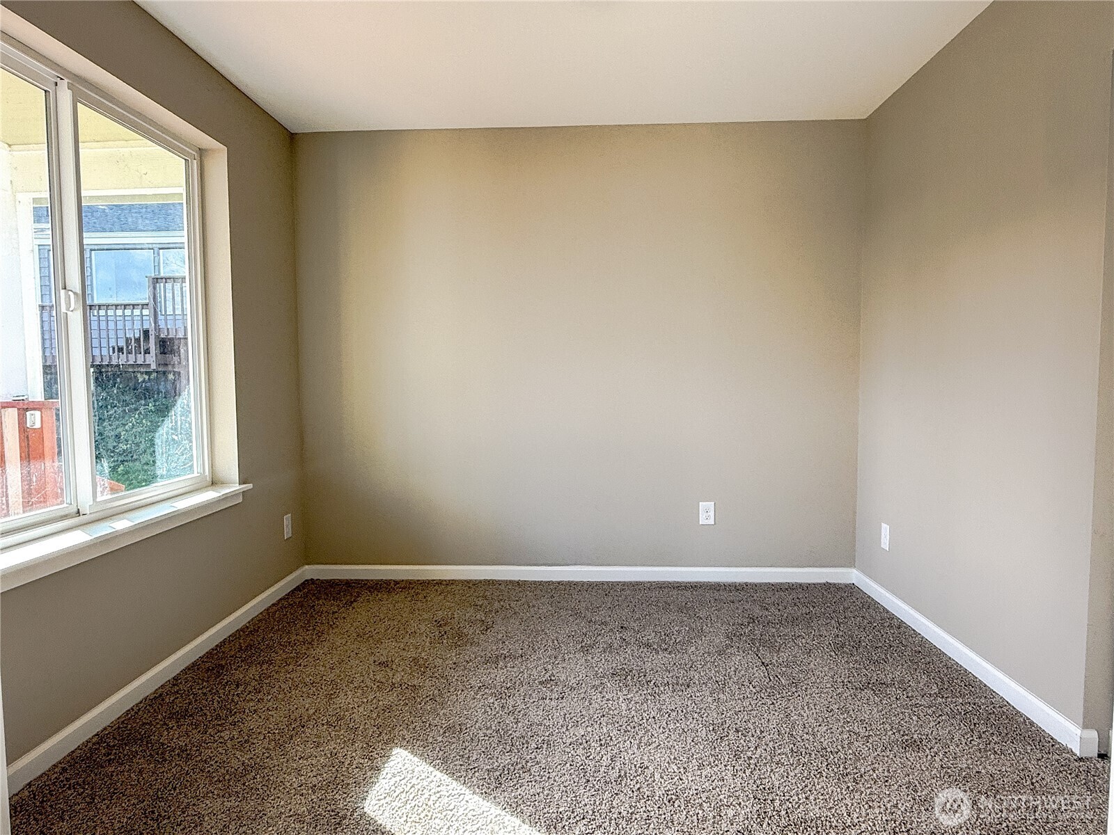 584 Mount Olympus Avenue SE, Ocean Shores, WA 98569