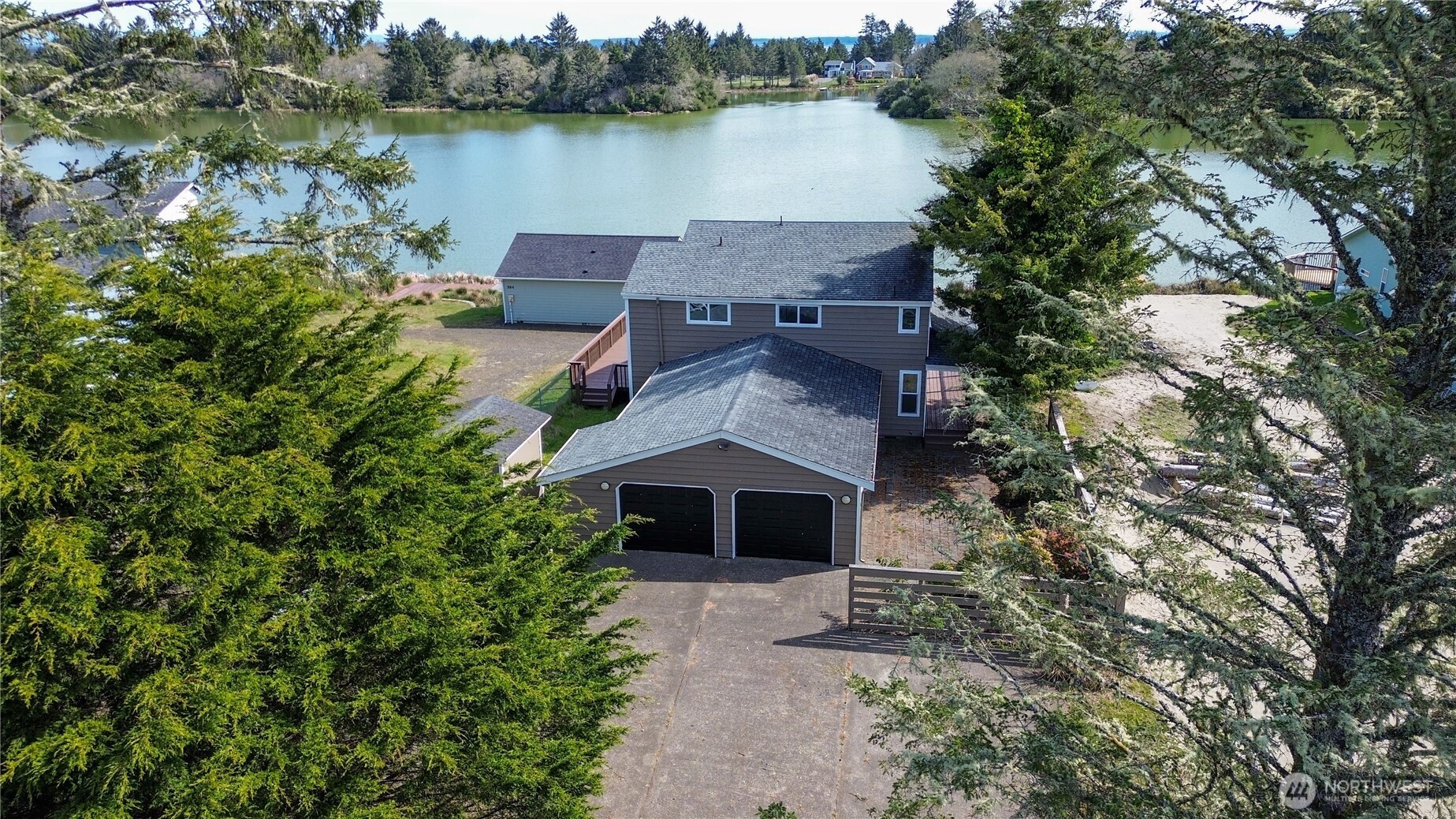586 Mount Olympus Avenue SE, Ocean Shores, WA 98569
