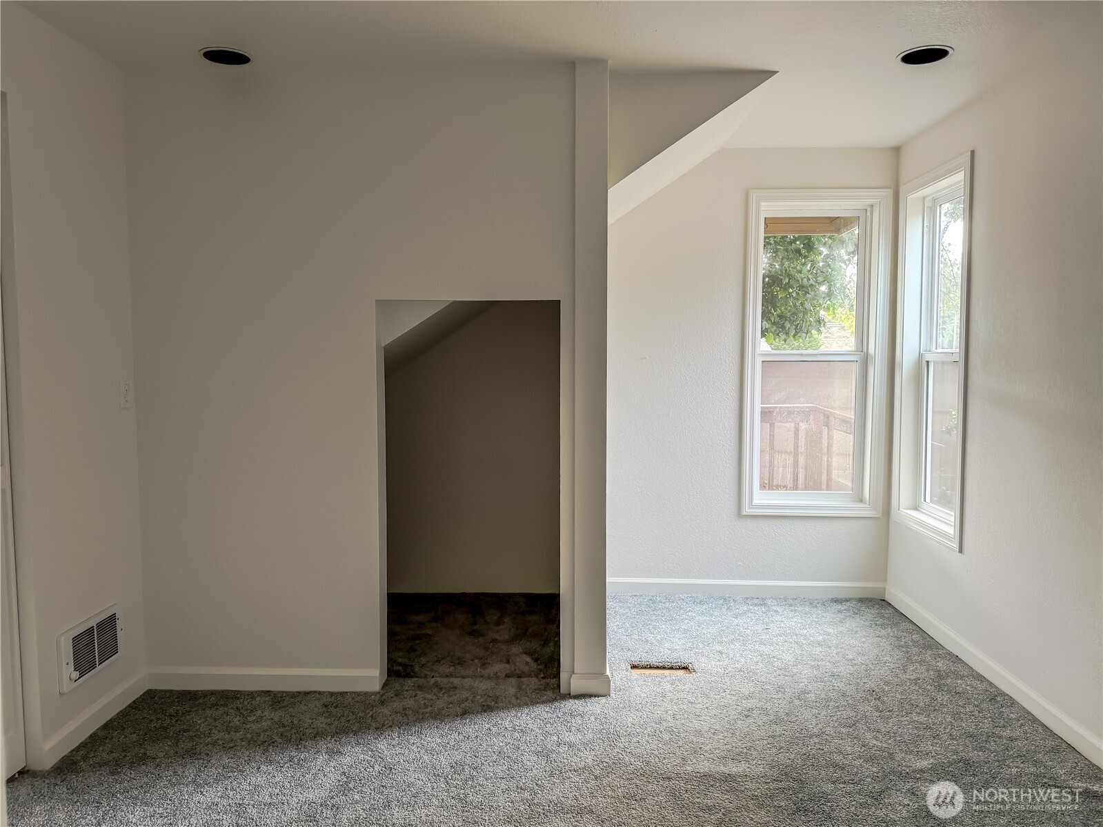 586 Mount Olympus Avenue SE, Ocean Shores, WA 98569