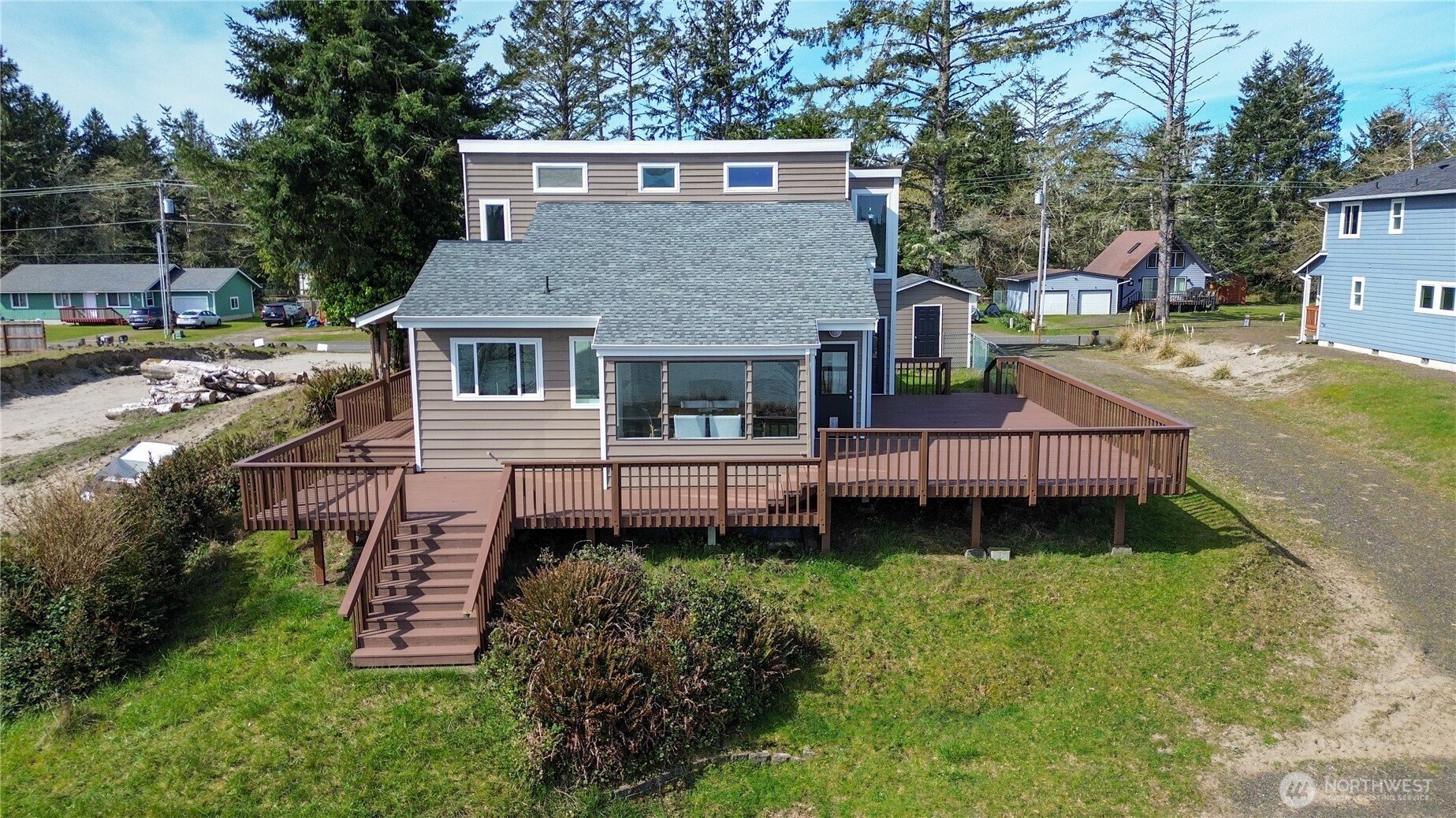 586 Mount Olympus Avenue SE, Ocean Shores, WA 98569