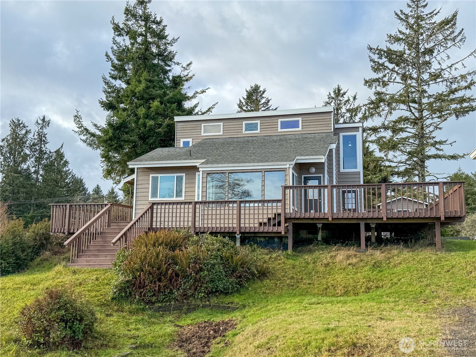 586 Mount Olympus Avenue SE, Ocean Shores, WA 98569