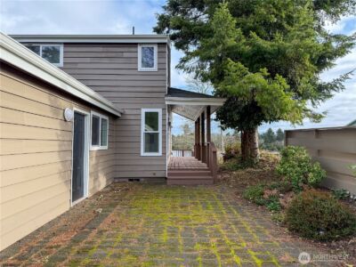 586 Mount Olympus Avenue SE, Ocean Shores, WA 98569 - Photo 3