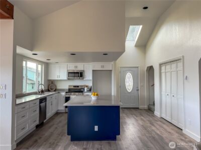 586 Mount Olympus Avenue SE, Ocean Shores, WA 98569 - Photo 8