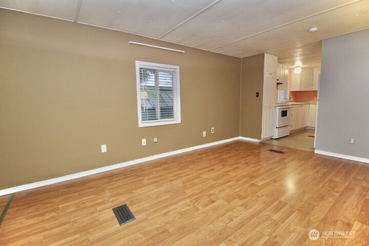 2424 S 260th Street #45, Kent, WA 98032