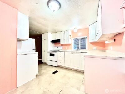 2424 S 260th Street #45, Kent, WA 98032 - Photo 27