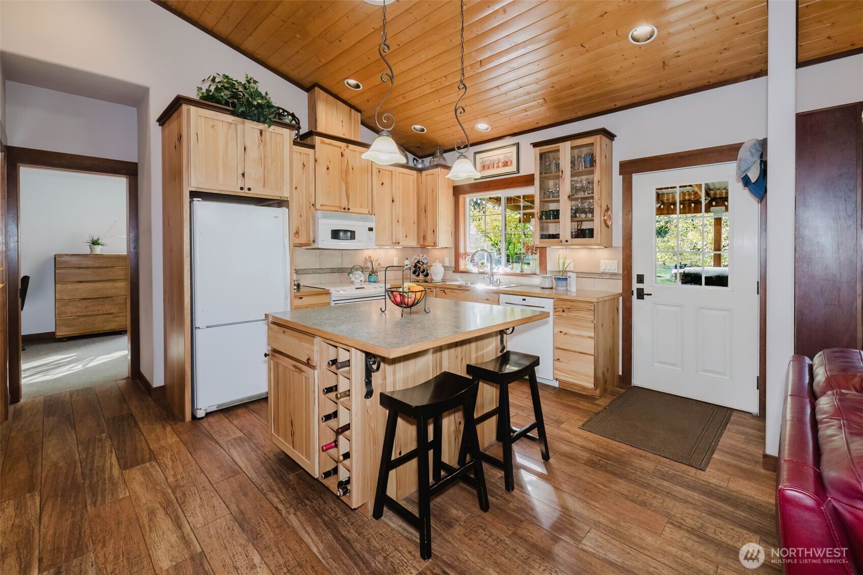 17717 E State Route 3 , Allyn, WA 98524-1415
