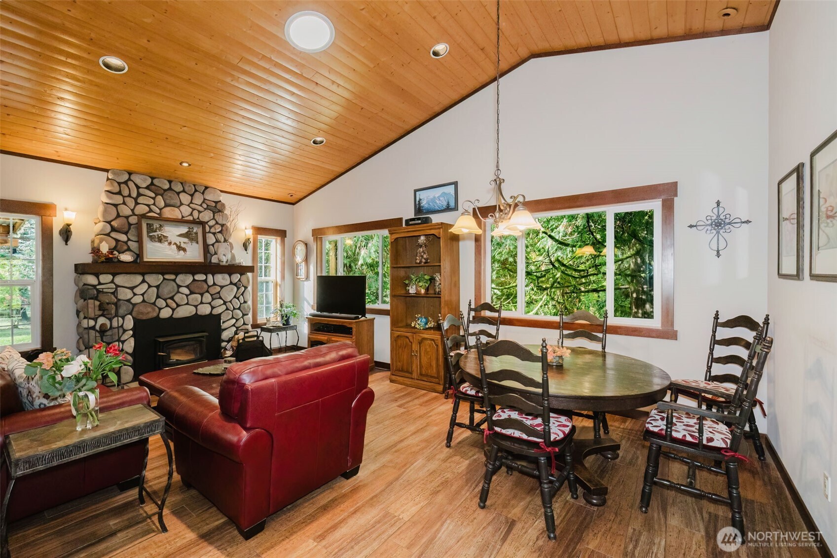 17717 E State Route 3 , Allyn, WA 98524-1415