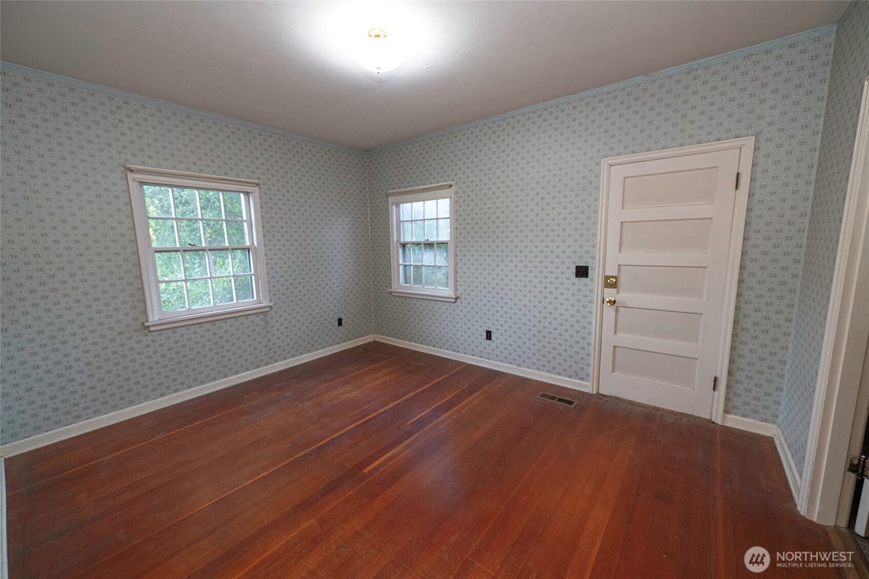 40 NW B Street , College Place, WA 99324