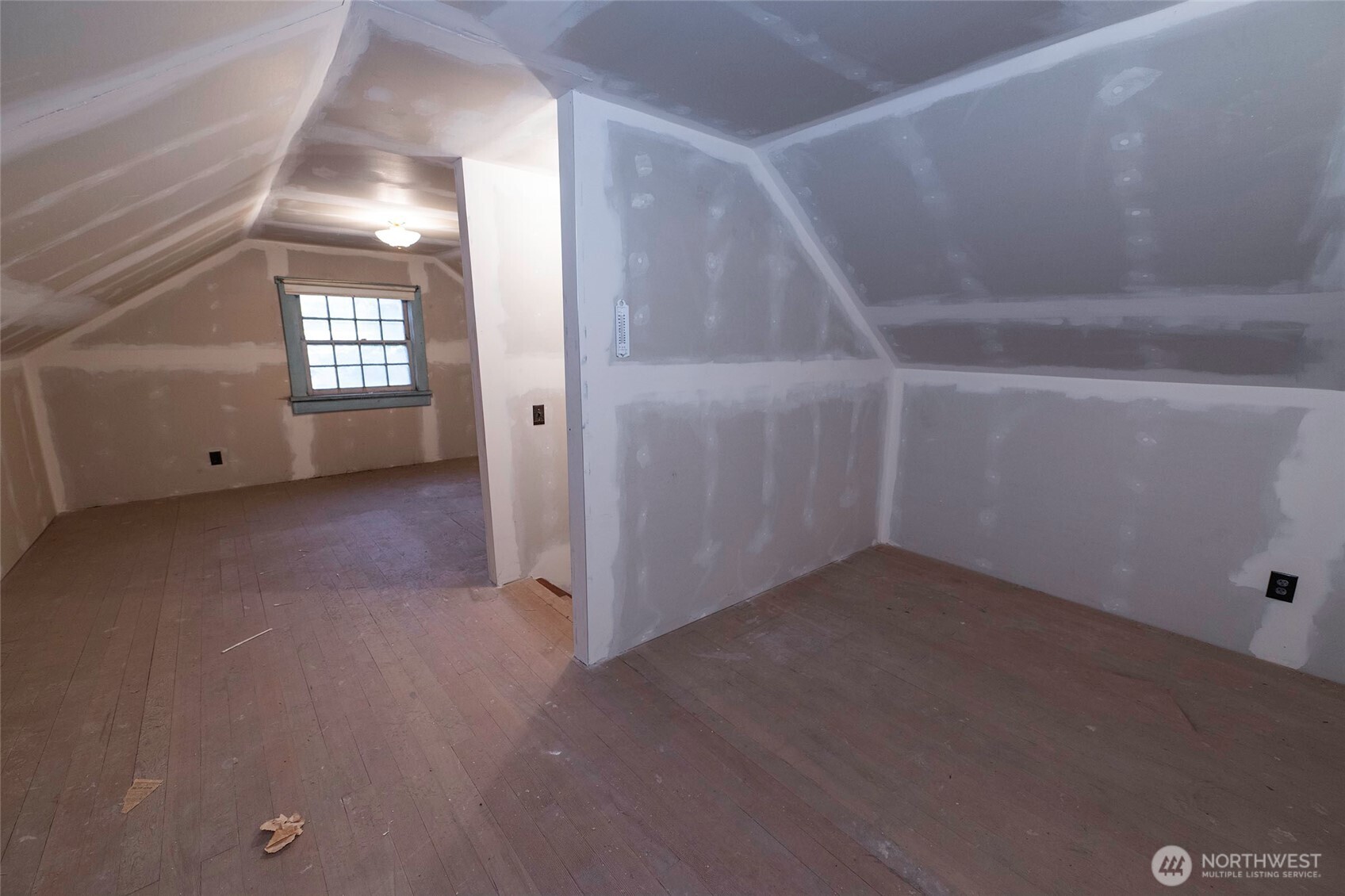 40 NW B Street , College Place, WA 99324