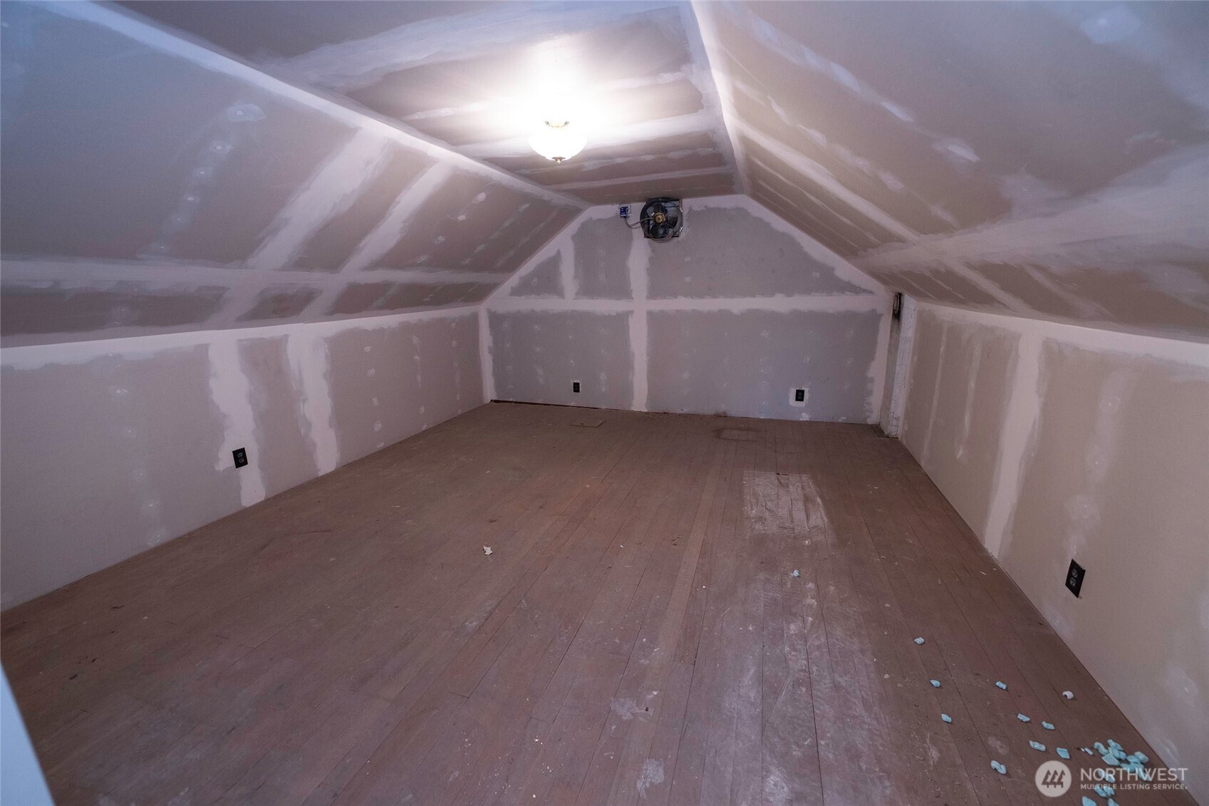 40 NW B Street , College Place, WA 99324