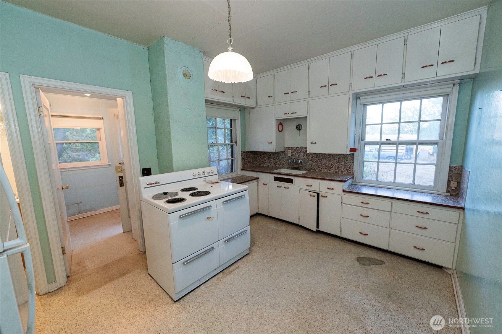 40 NW B Street , College Place, WA 99324