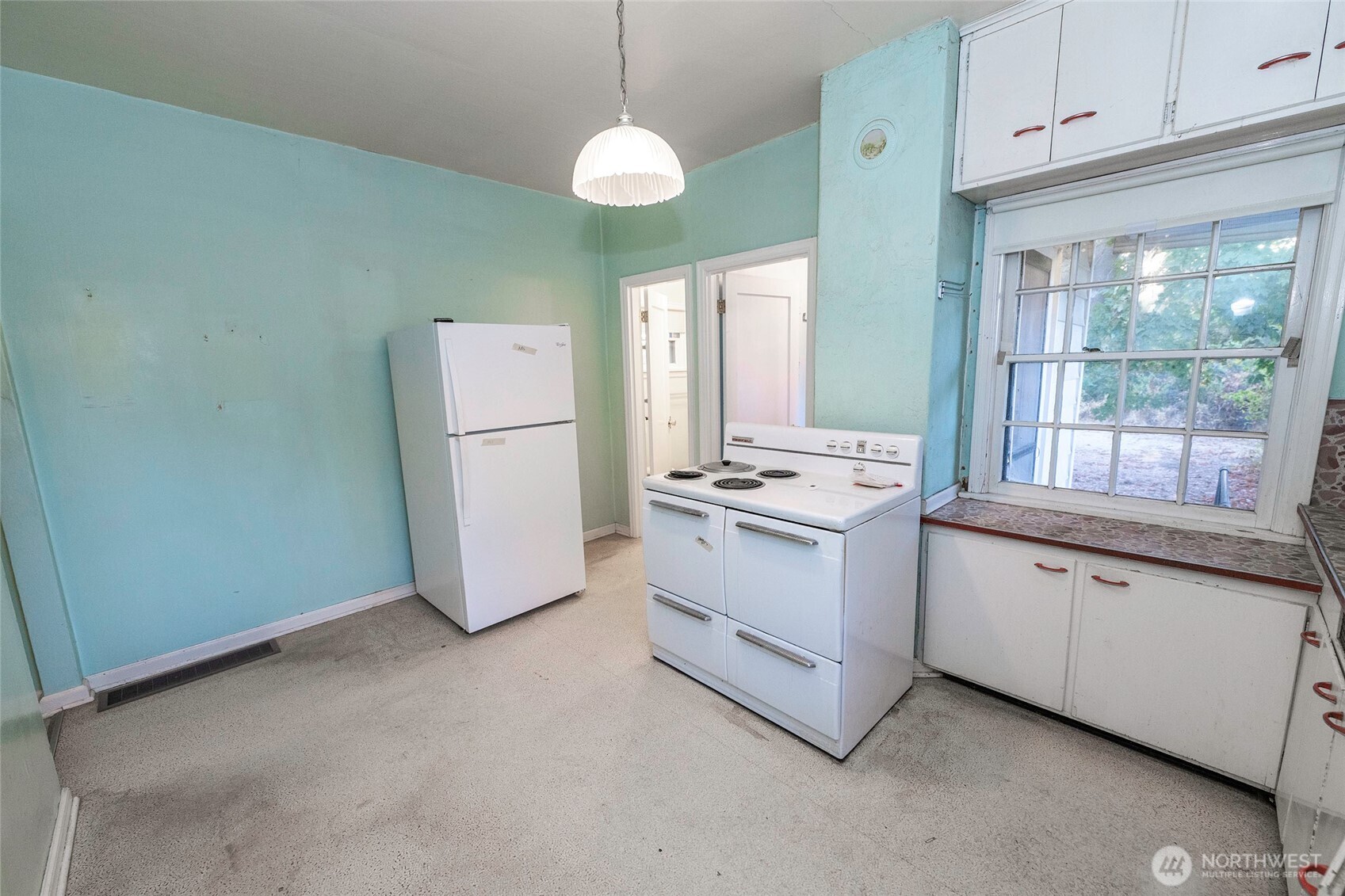 40 NW B Street , College Place, WA 99324