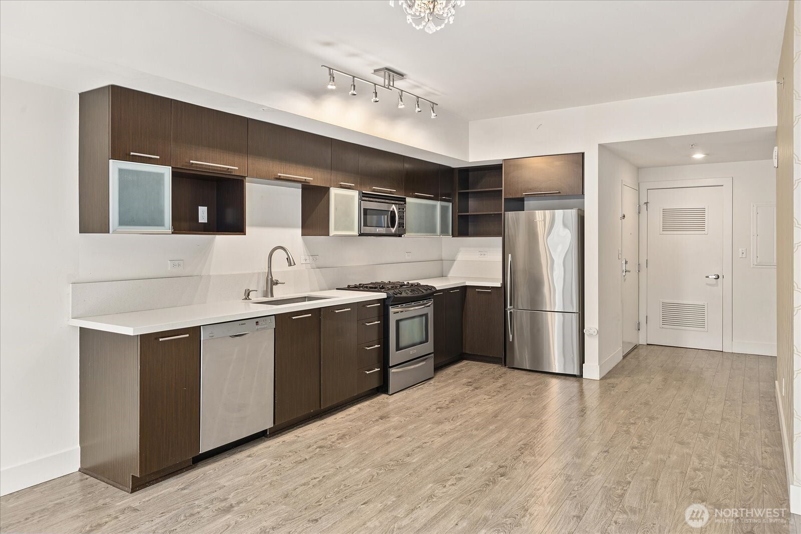 2911 2nd Avenue #404, Seattle, WA 98121