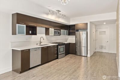 2911 2nd Avenue #404, Seattle, WA 98121 - Photo 2