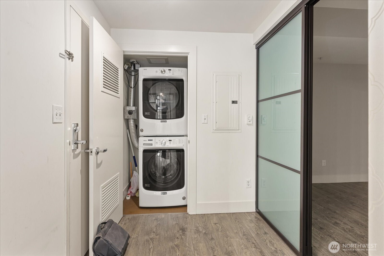 2911 2nd Avenue #404, Seattle, WA 98121