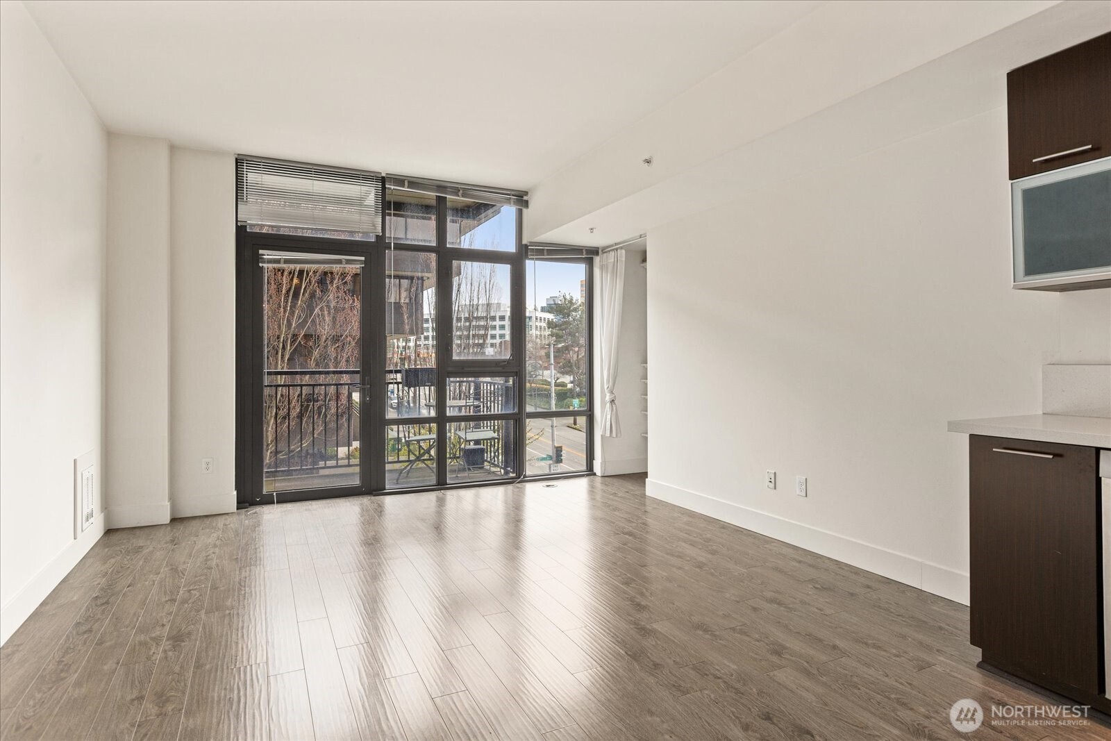 2911 2nd Avenue #404, Seattle, WA 98121