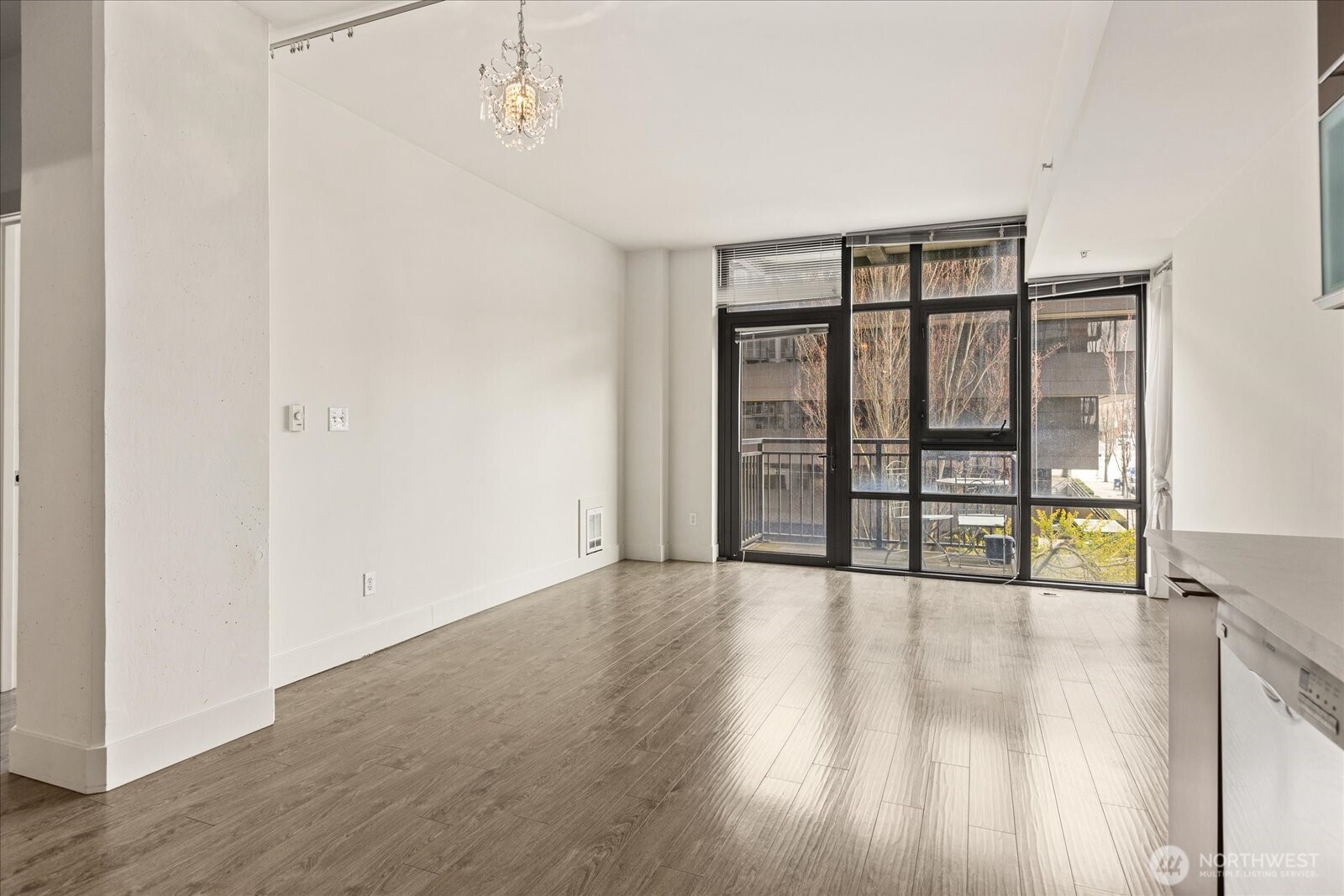 2911 2nd Avenue #404, Seattle, WA 98121