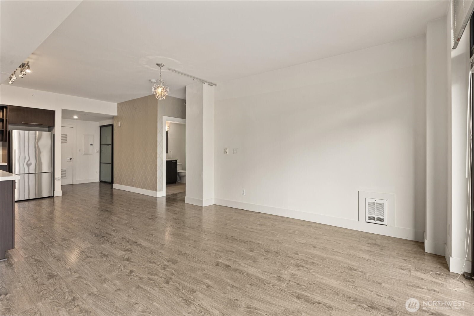 2911 2nd Avenue #404, Seattle, WA 98121