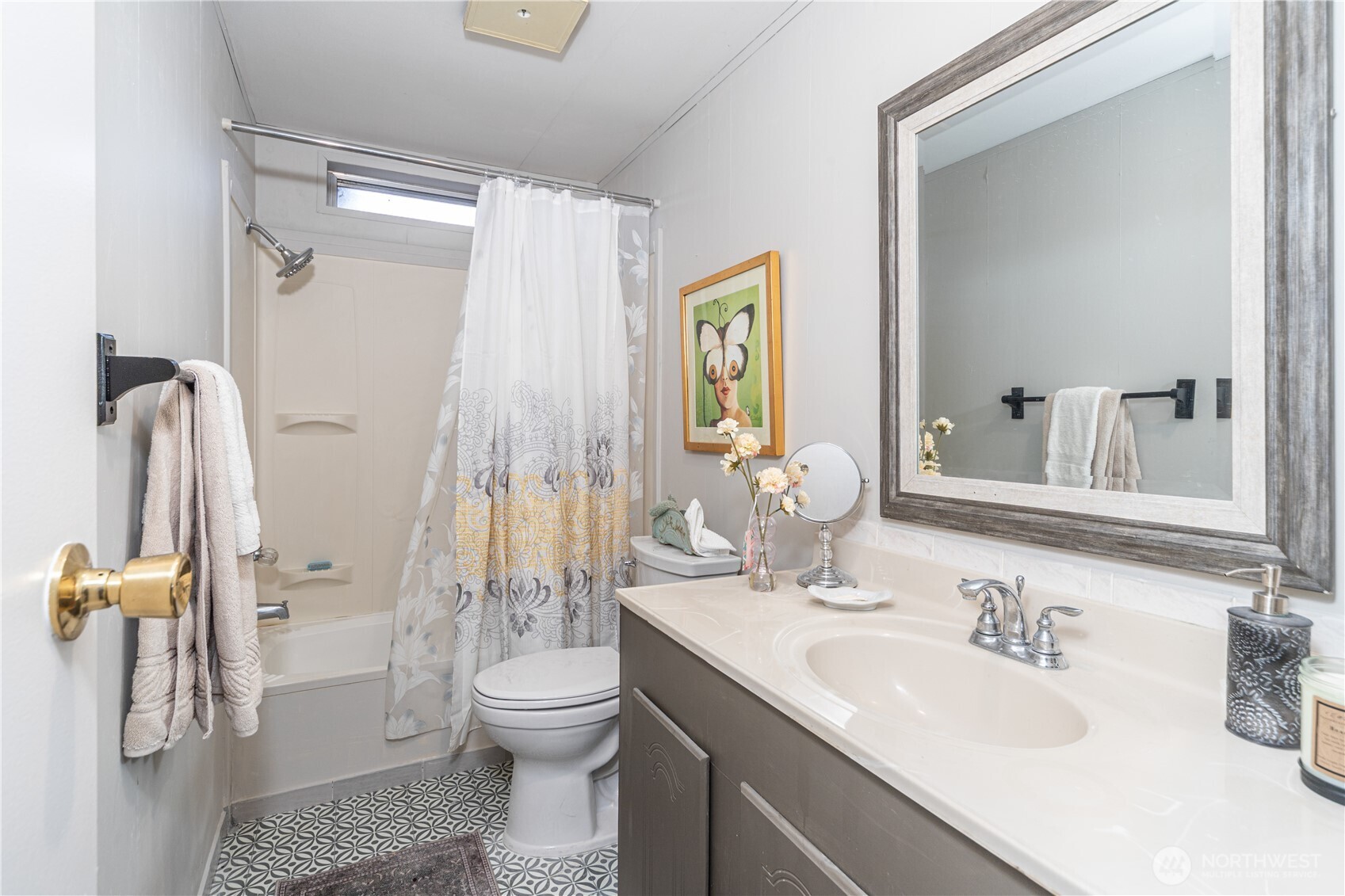 517 NW Silver Meadow Lane , Bremerton, WA 98311