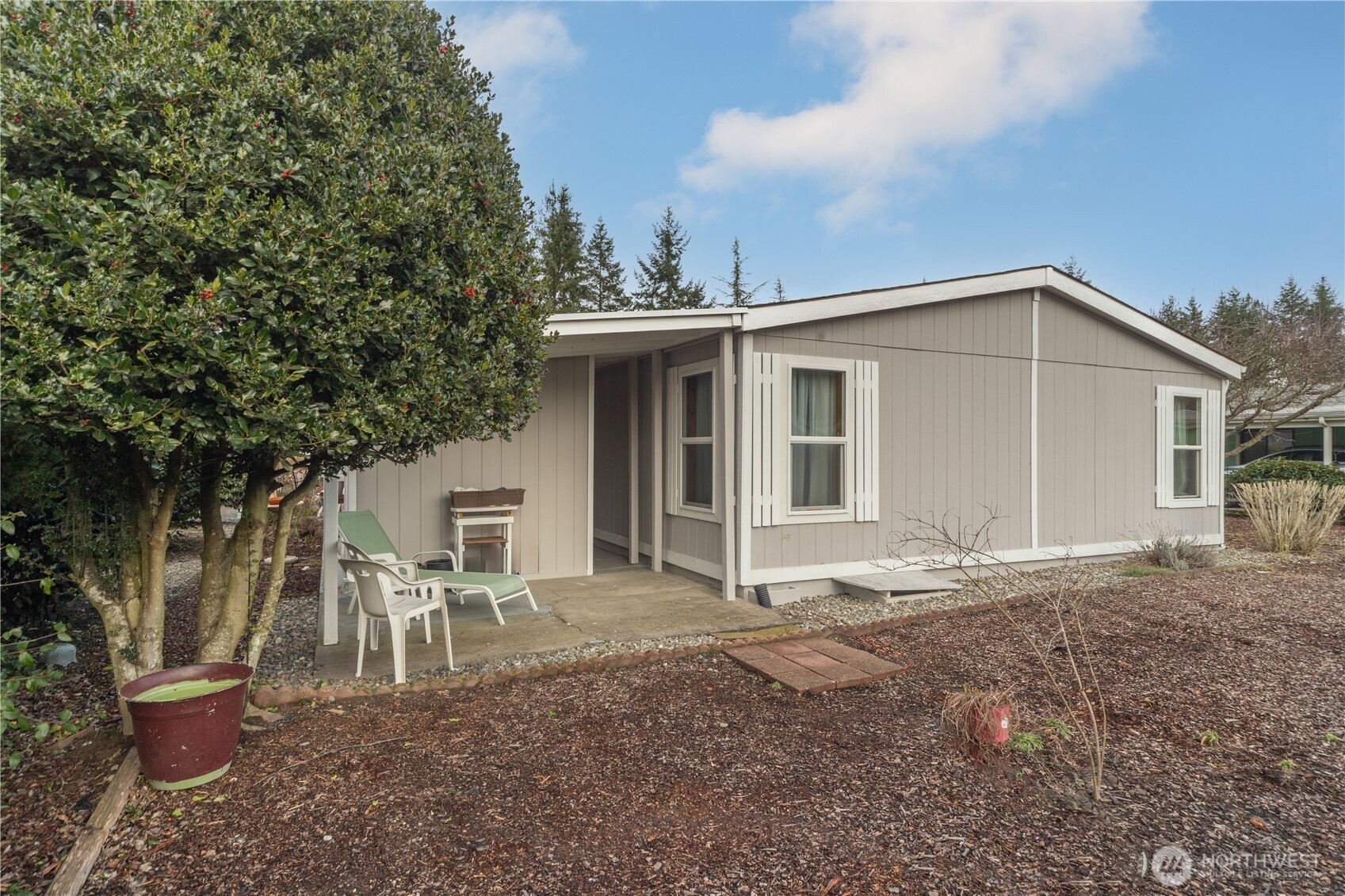 517 NW Silver Meadow Lane , Bremerton, WA 98311