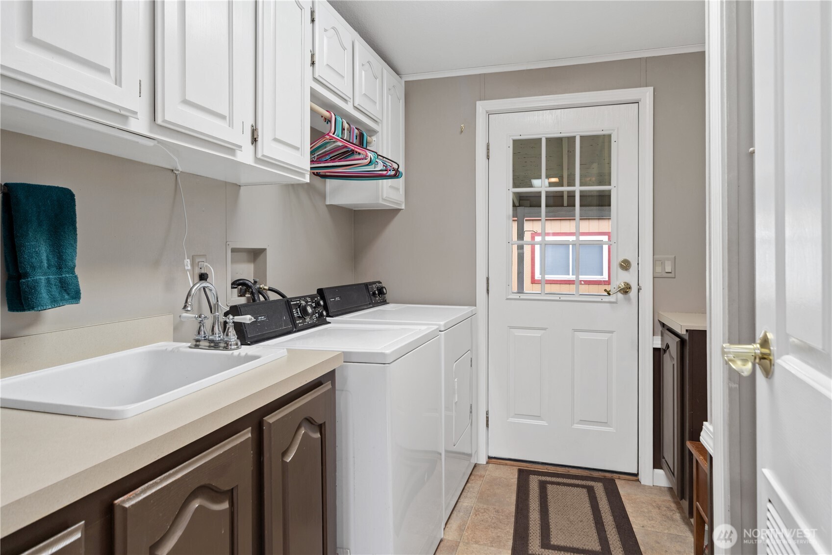 6680 NE Aquarius Lane , Bremerton, WA 98311