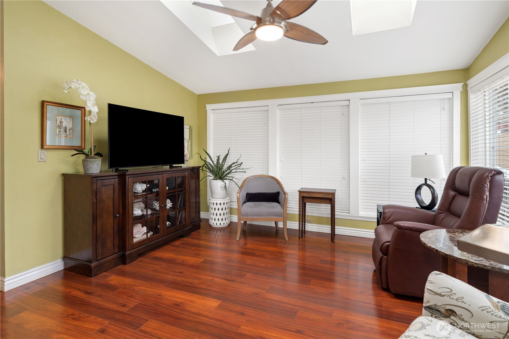 6680 NE Aquarius Lane , Bremerton, WA 98311