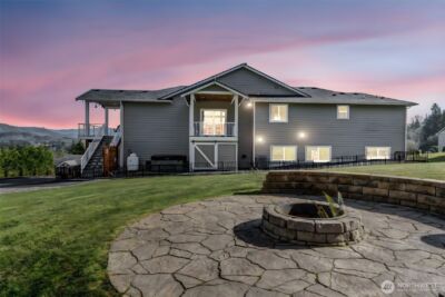18514 114th Drive NE, Arlington, WA 98223 - Photo 2