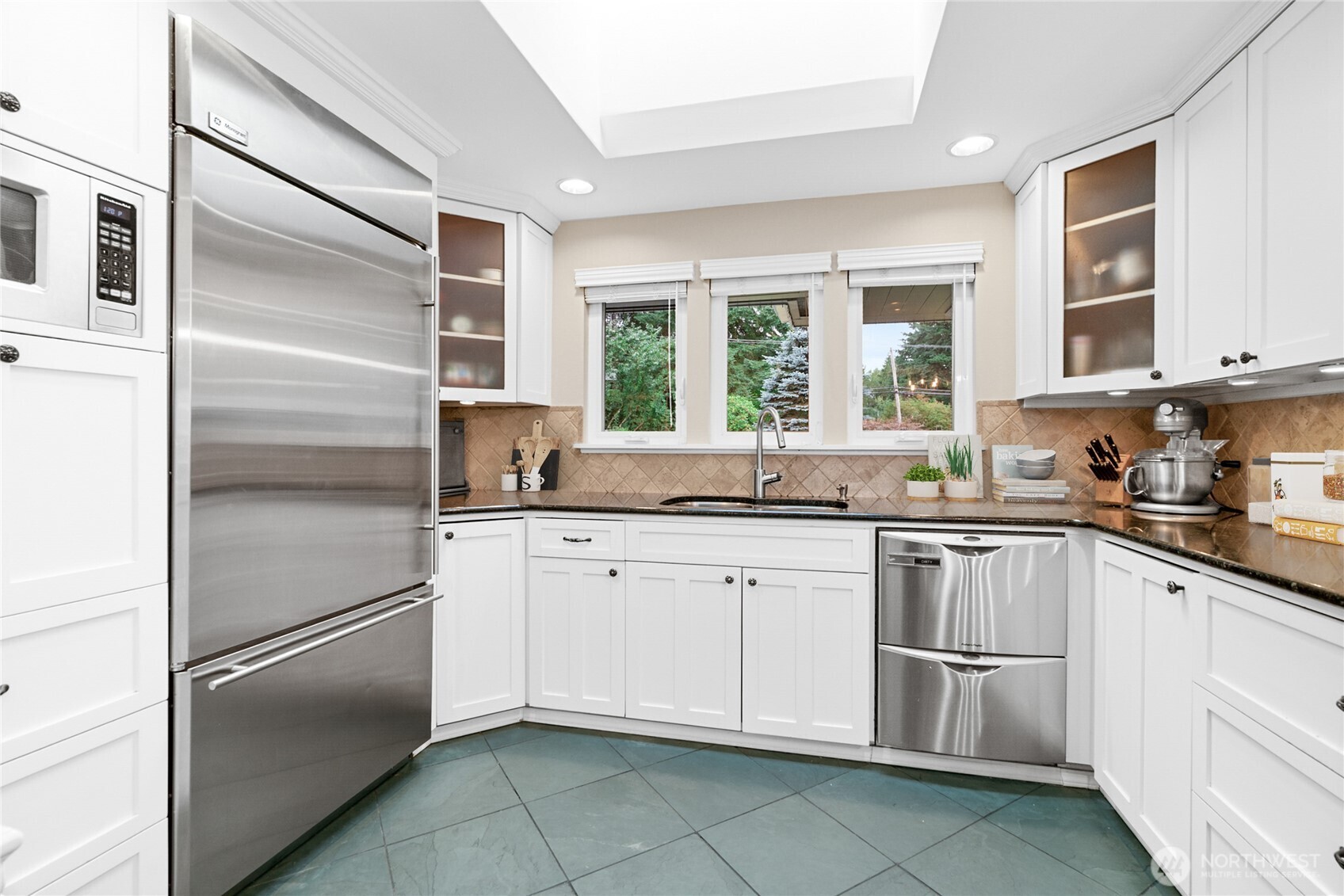 24215 75th Avenue SE, Woodinville, WA 98072