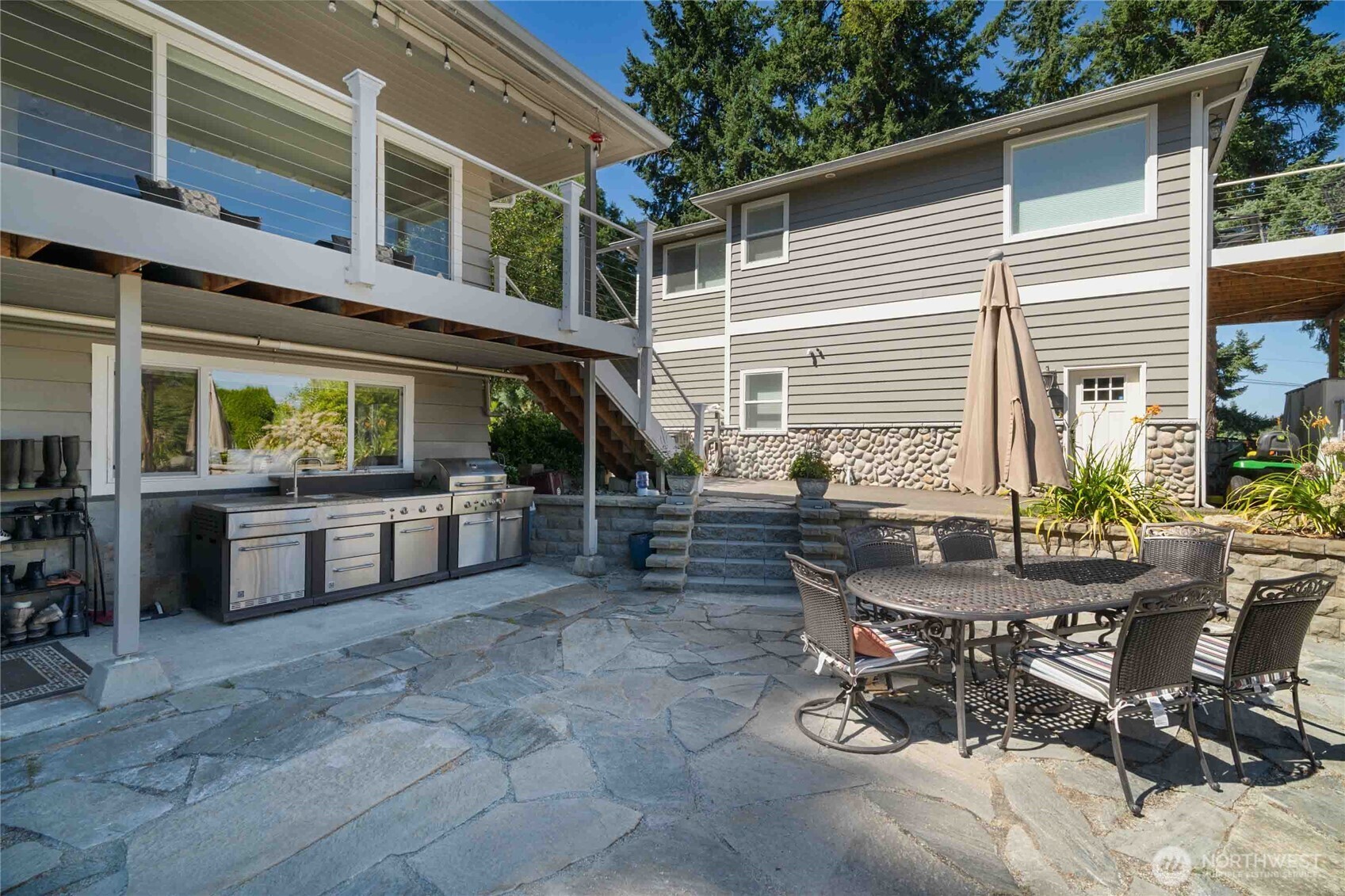 24215 75th Avenue SE, Woodinville, WA 98072