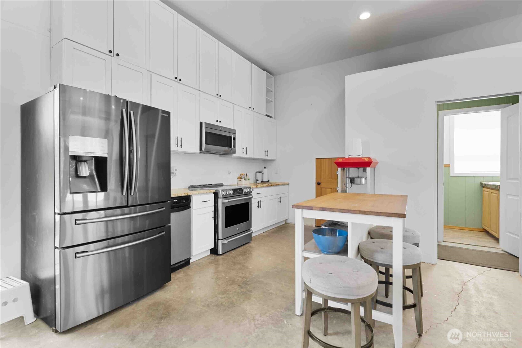 24215 75th Avenue SE, Woodinville, WA 98072