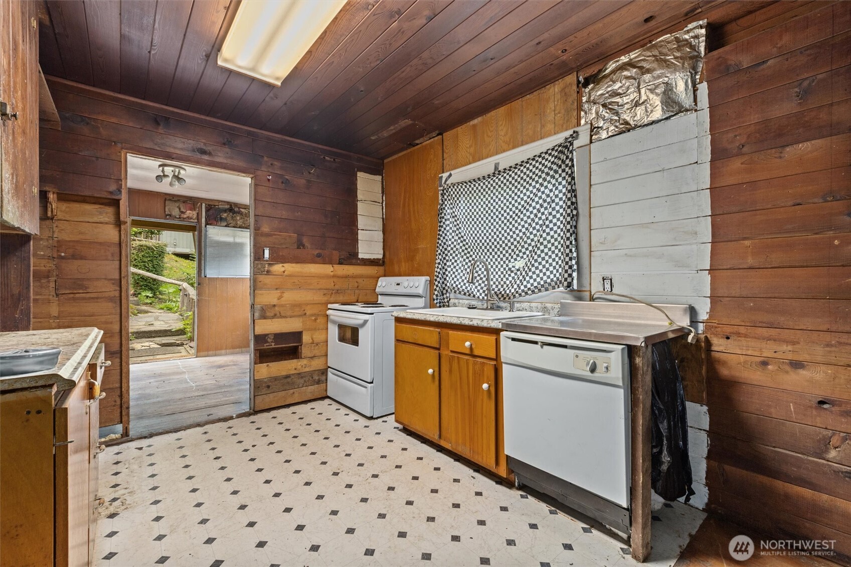 3817 Bells Beach Road , Langley, WA 98260