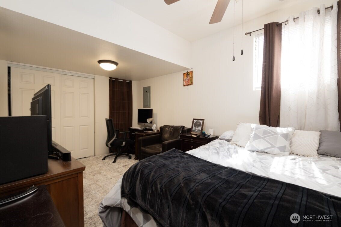 1427 33rd Avenue Ct SW, Puyallup, WA 98373-6031