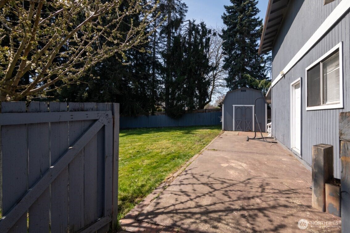 1427 33rd Avenue Ct SW, Puyallup, WA 98373-6031