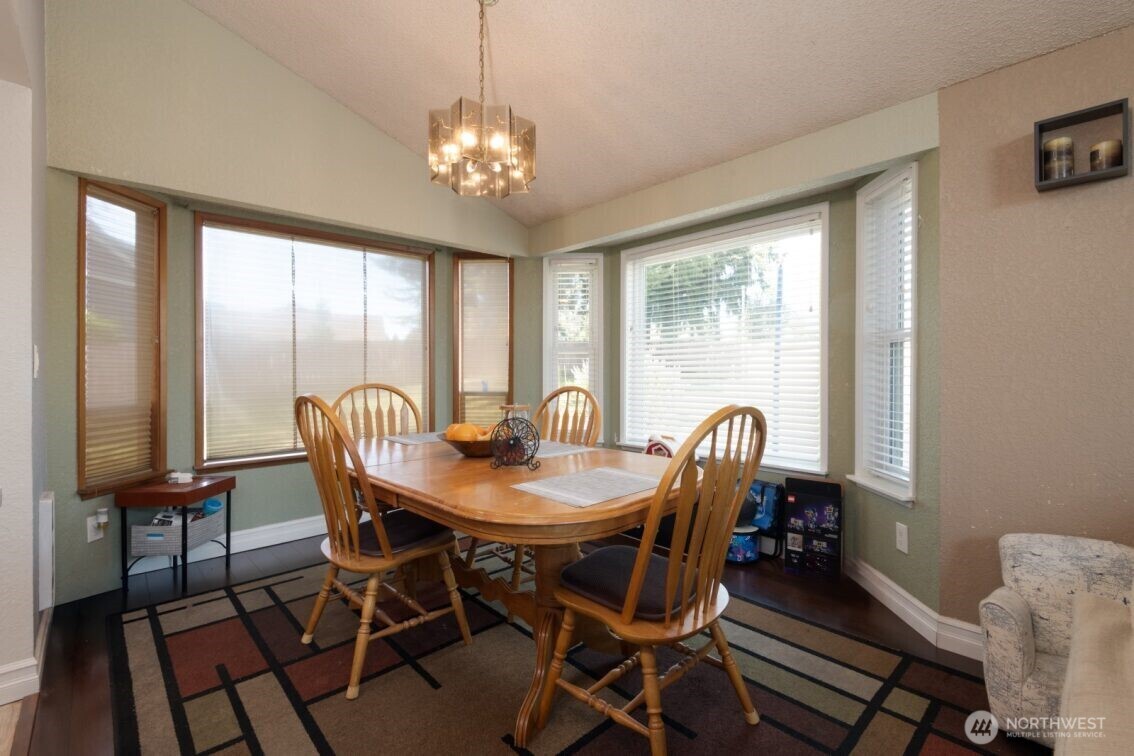 1427 33rd Avenue Ct SW, Puyallup, WA 98373-6031