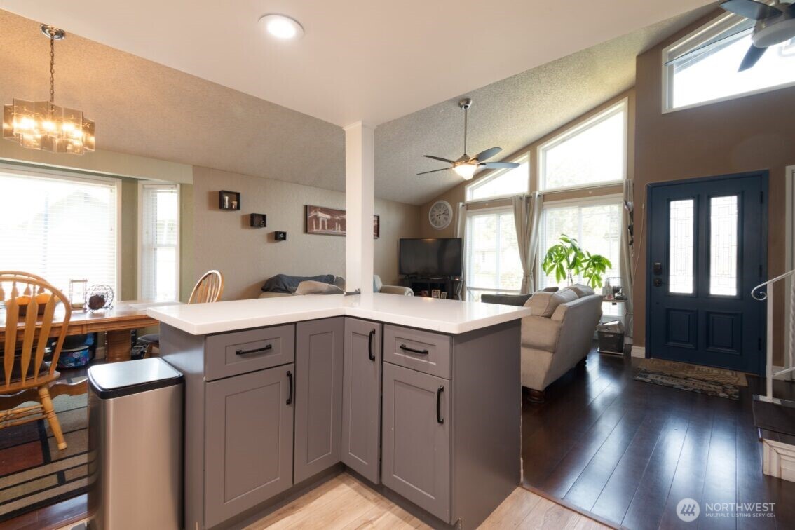 1427 33rd Avenue Ct SW, Puyallup, WA 98373-6031