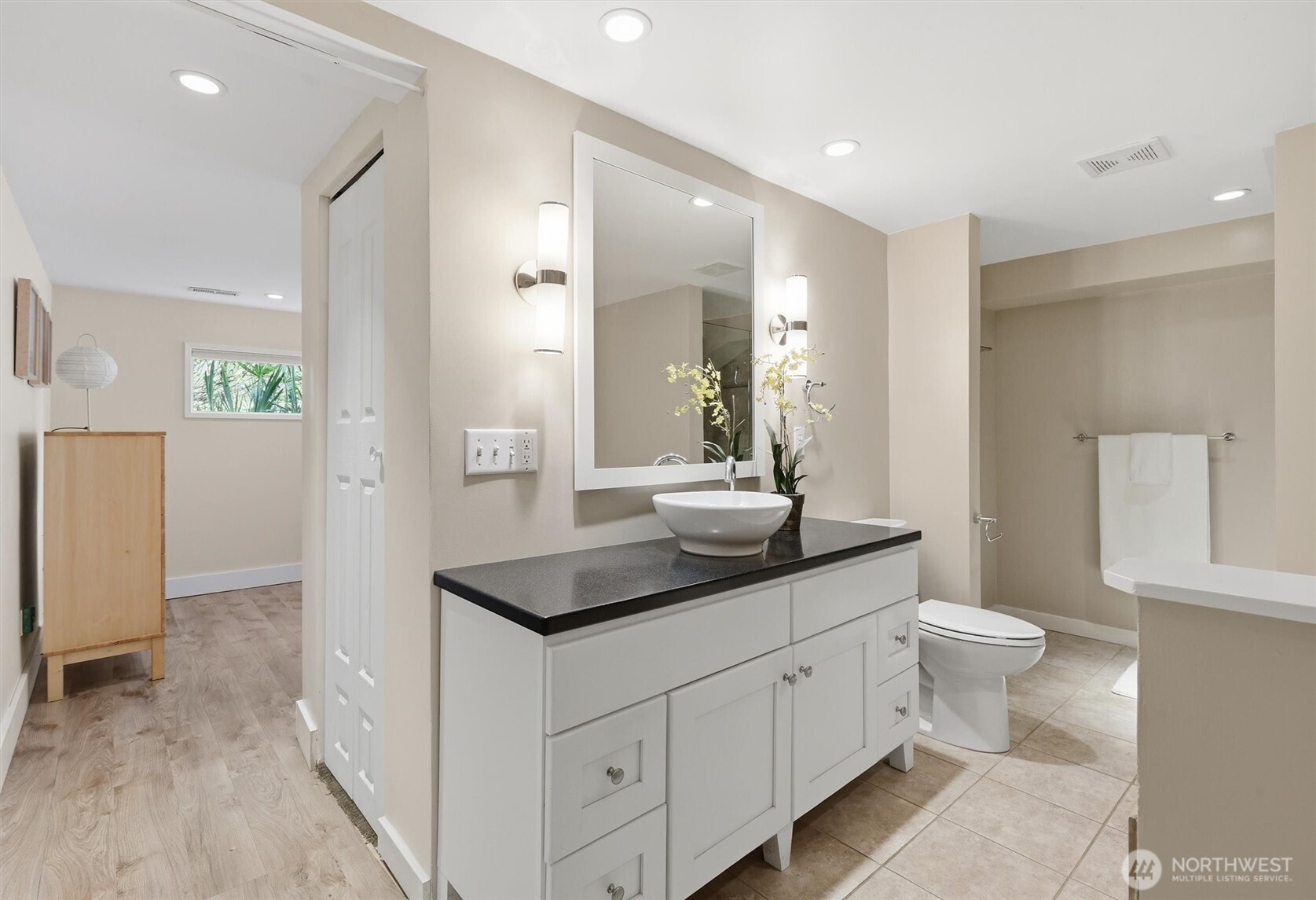 4725 SW Graham St , Seattle, WA 98136