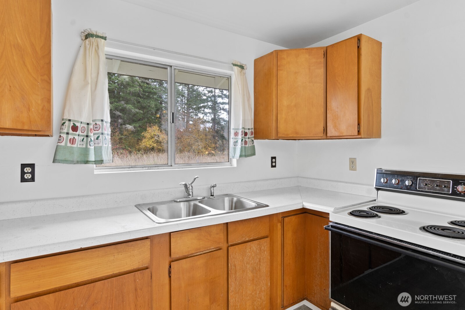 39411 Mountain Highway E, Eatonville, WA 98328